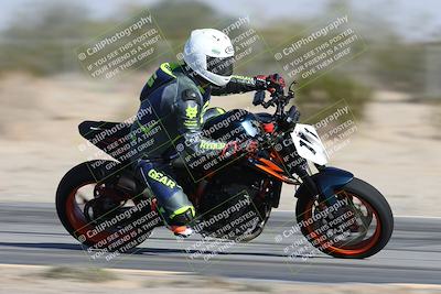 media/Dec-01-2025-Moto Forza (Mon) [[2daa91e15f]]/3-Beginner Group/Session 2 (Turn 7 Inside Pans)/